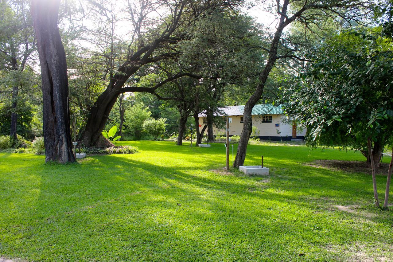 Caprivi Mutoya Lodge And Campsite كاتيما موليلو المظهر الخارجي الصورة